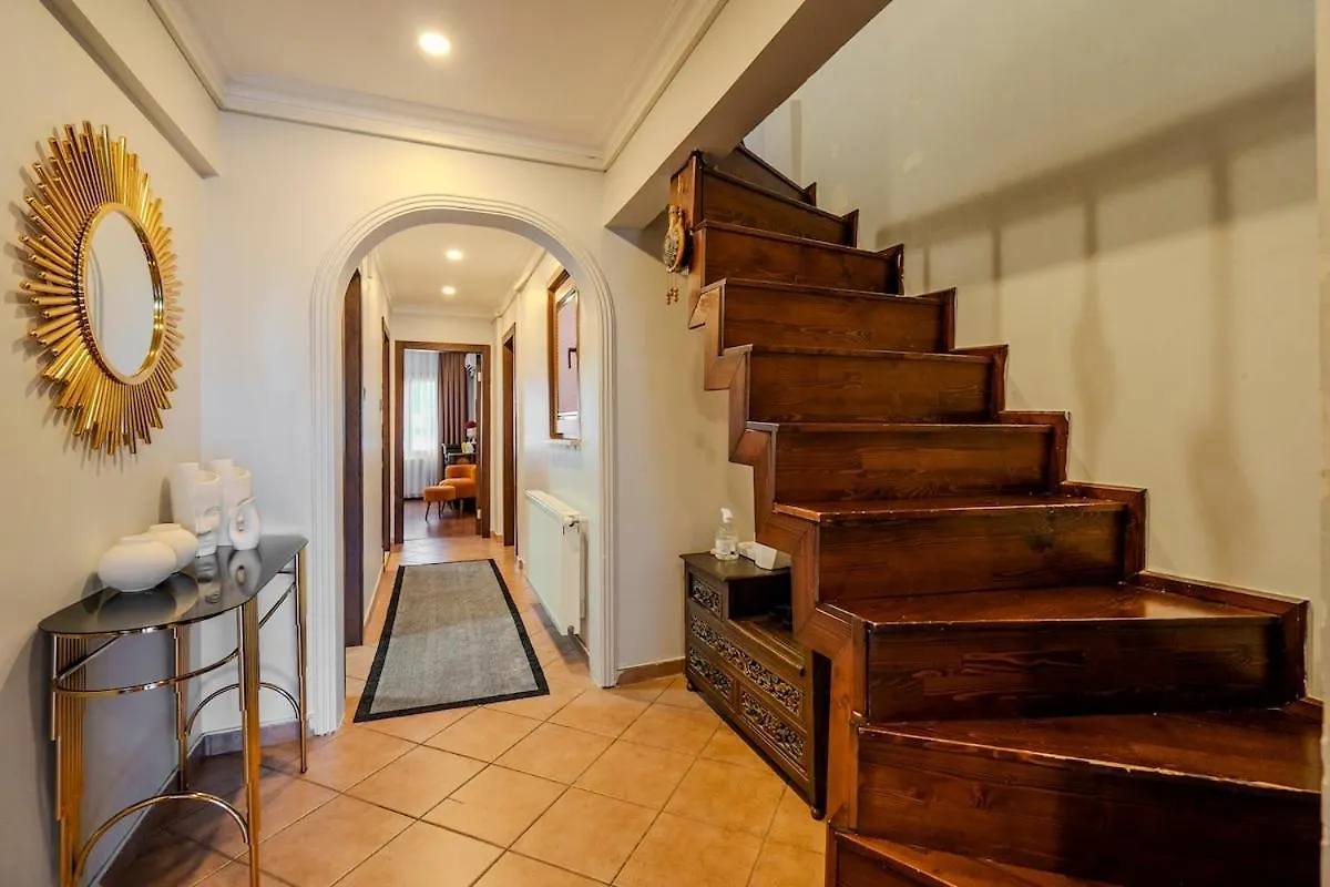 Bosphorus View 5Br Duplex Apartment Istanbul