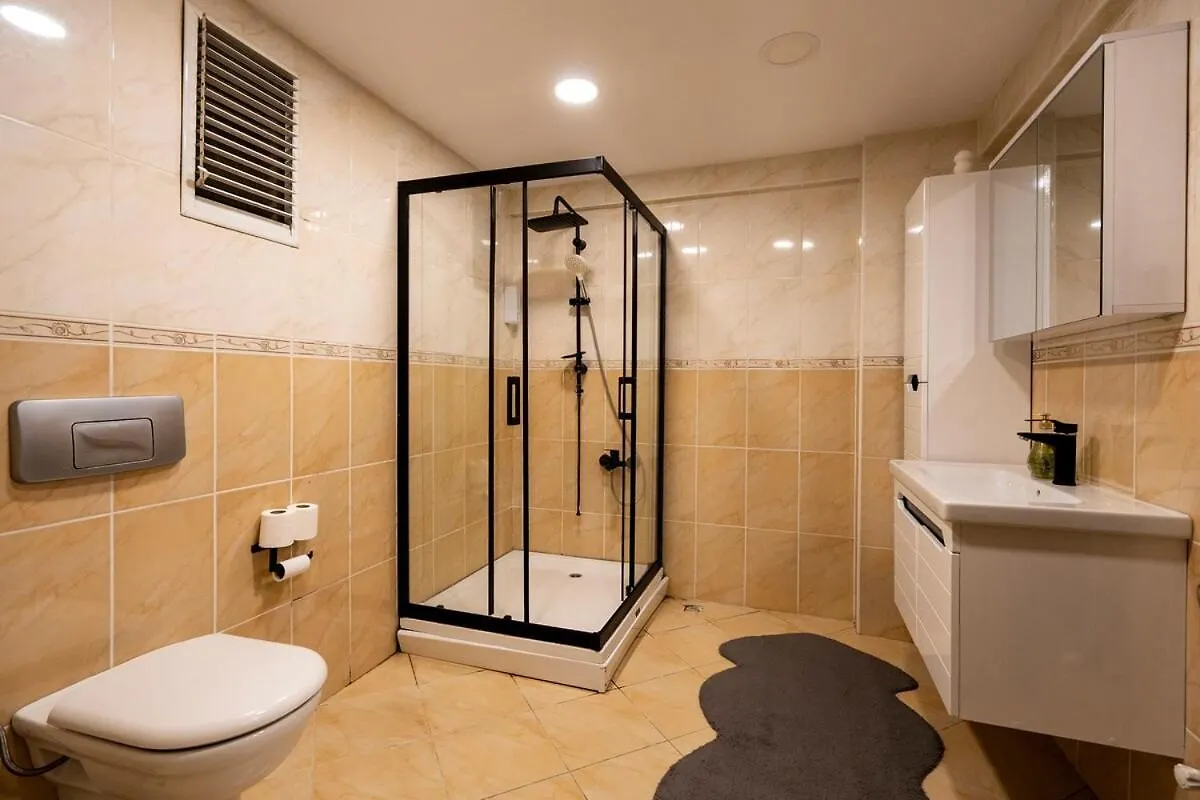 Bosphorus View 5Br Duplex Apartment Istanbul