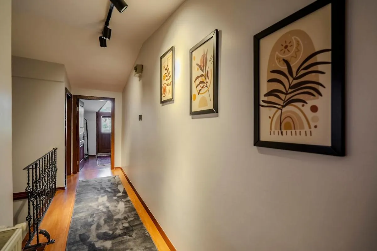Bosphorus View 5Br Duplex Apartment Istanbul